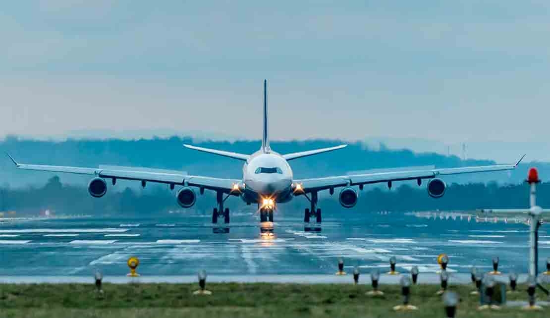 Could 5G really ground planes? Why the US has delayed rolling out the mobile internet technology around airports