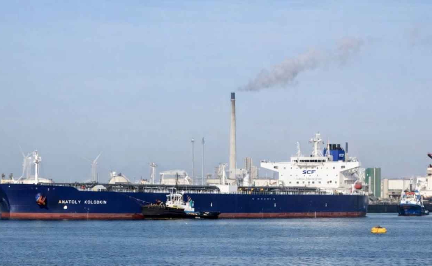 Russian tanker 'Anatoly Kolodkin', owned by the state shipping company Sovcomflot and subject to sanctions from the United States, the European Union, and the United Kingdom, is sailing loaded with 730,000 barrels of crude oil towards the oil terminal in Matanzas, with an expected arrival on Monday, March 23, marking the first major energy supply to Cuba in over two months.