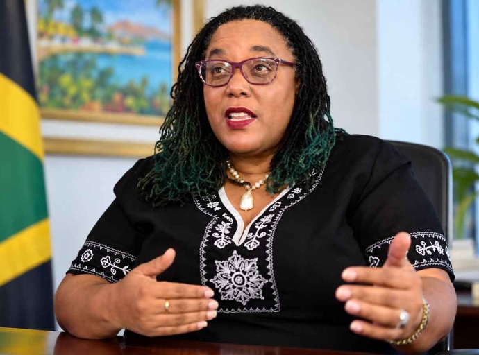 Dr. Deborah Hickling Gordon - specialist in Cultural and Creative Economy Policy